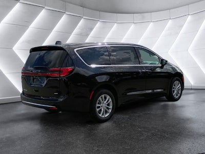 2027 Chrysler Pacifica Select AWD