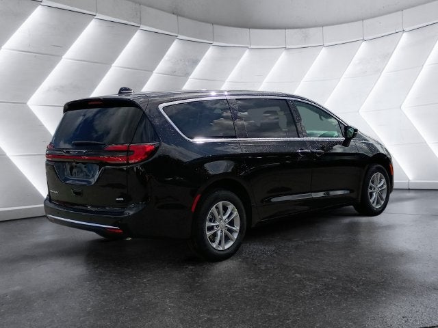 2027 Chrysler Pacifica Select AWD