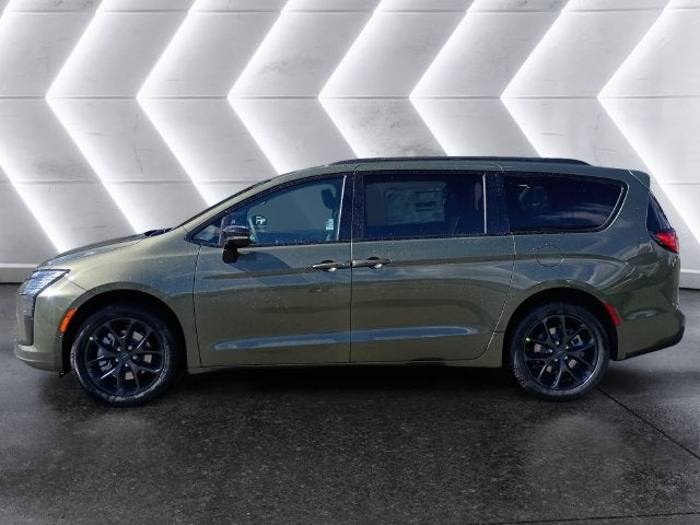 2027 Chrysler Pacifica Limited AWD S