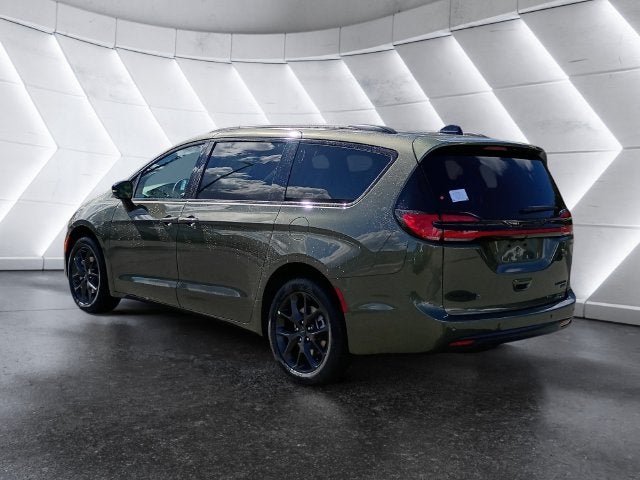 2027 Chrysler Pacifica Limited AWD S