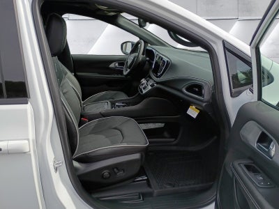 2026 Chrysler Pacifica Limited AWD