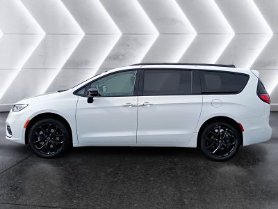 2026 Chrysler Pacifica Limited AWD