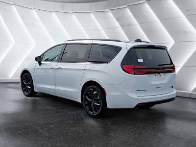 2026 Chrysler Pacifica Limited AWD