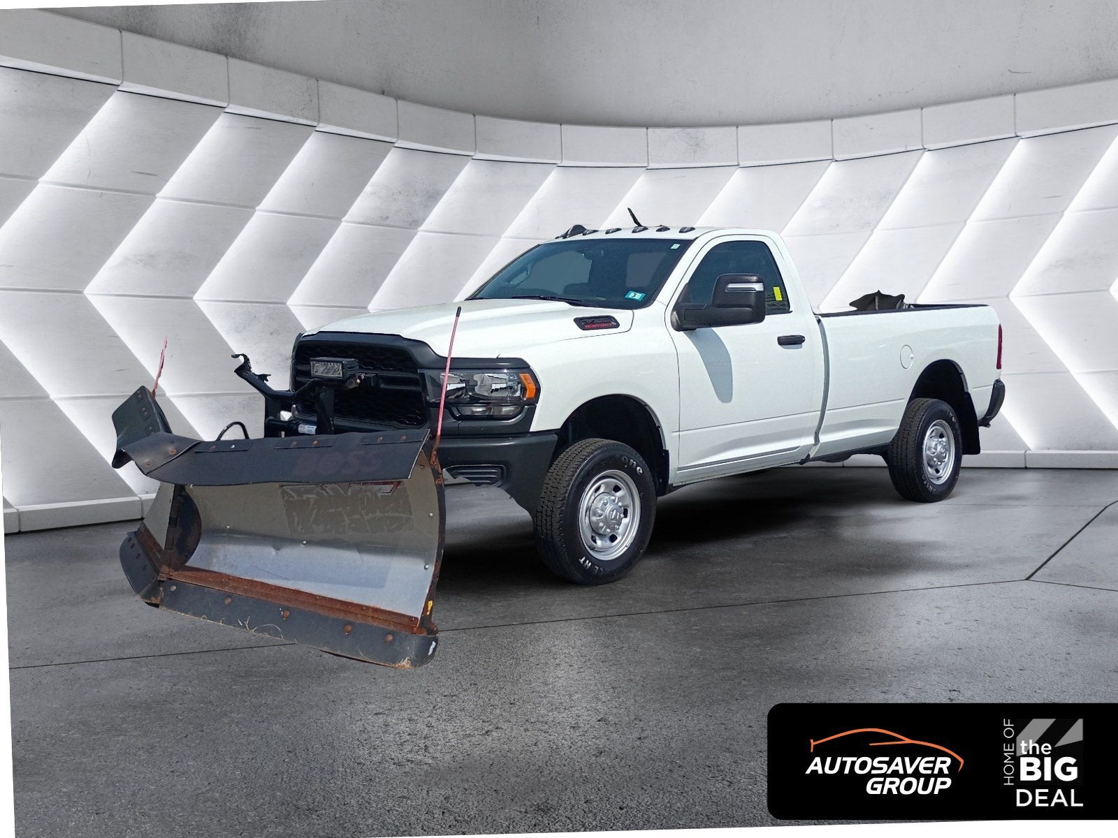 2024 RAM 2500 Tradesman 9'2 Boss V-Plow Stainless Boss Sander