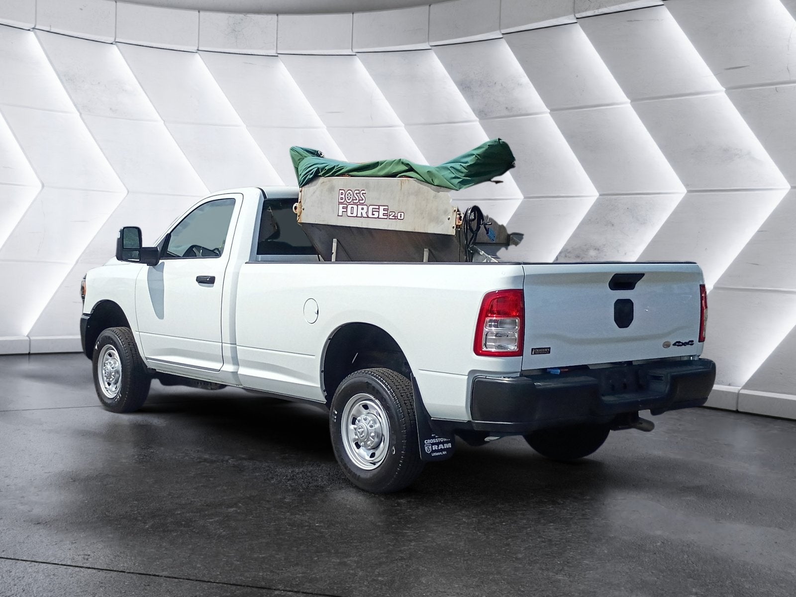 2024 RAM 2500 Tradesman 9'2 Boss V-Plow Stainless Boss Sander