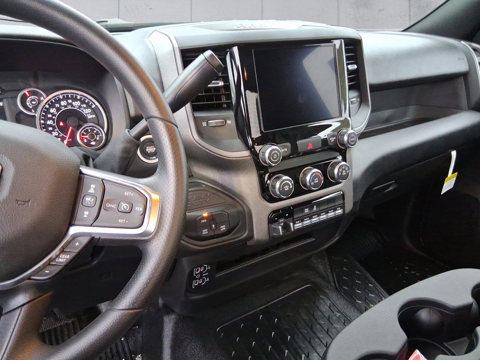 2026 RAM 3500 Chassis Cab Tradesman LEVEL 1 60" C/A