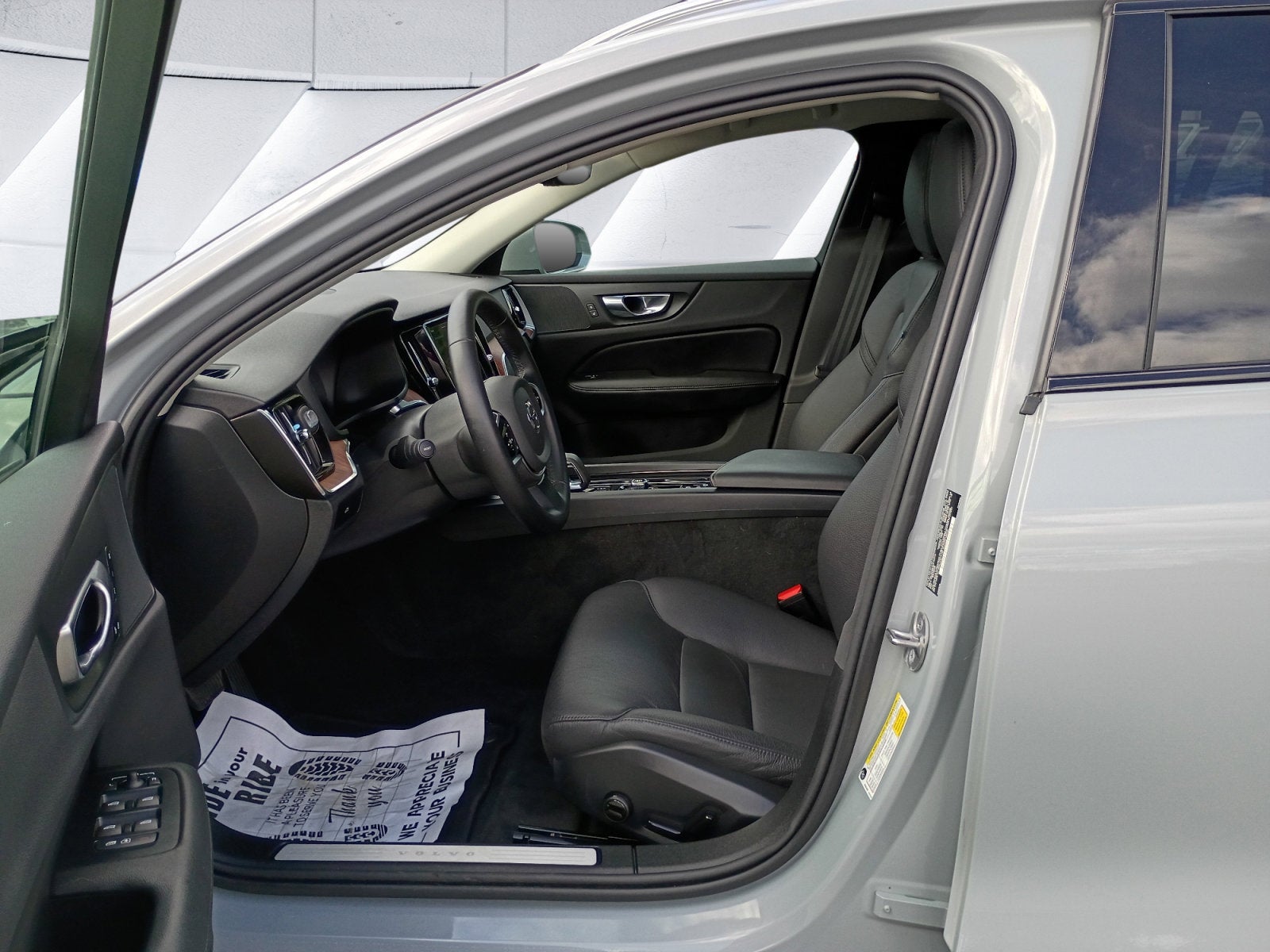 2025 Volvo V60 Cross Country B5 Plus