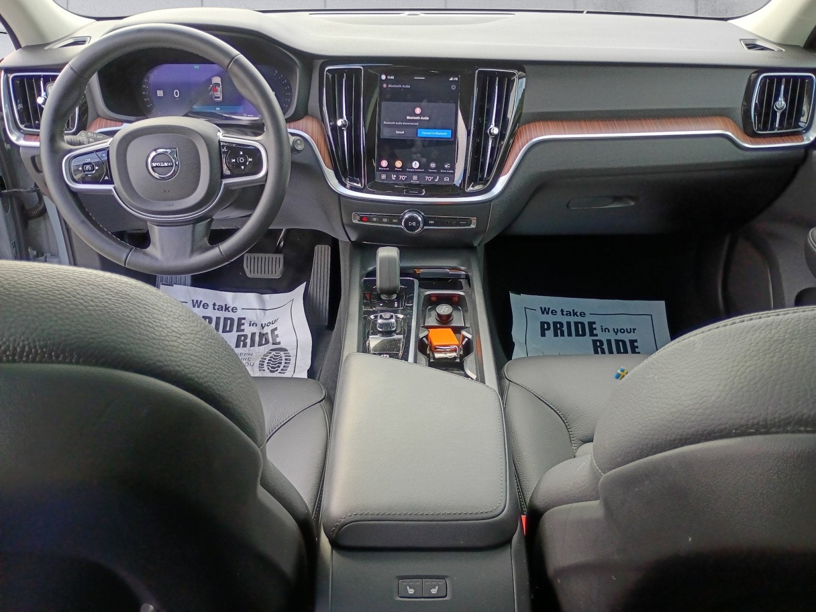 2025 Volvo V60 Cross Country B5 Plus