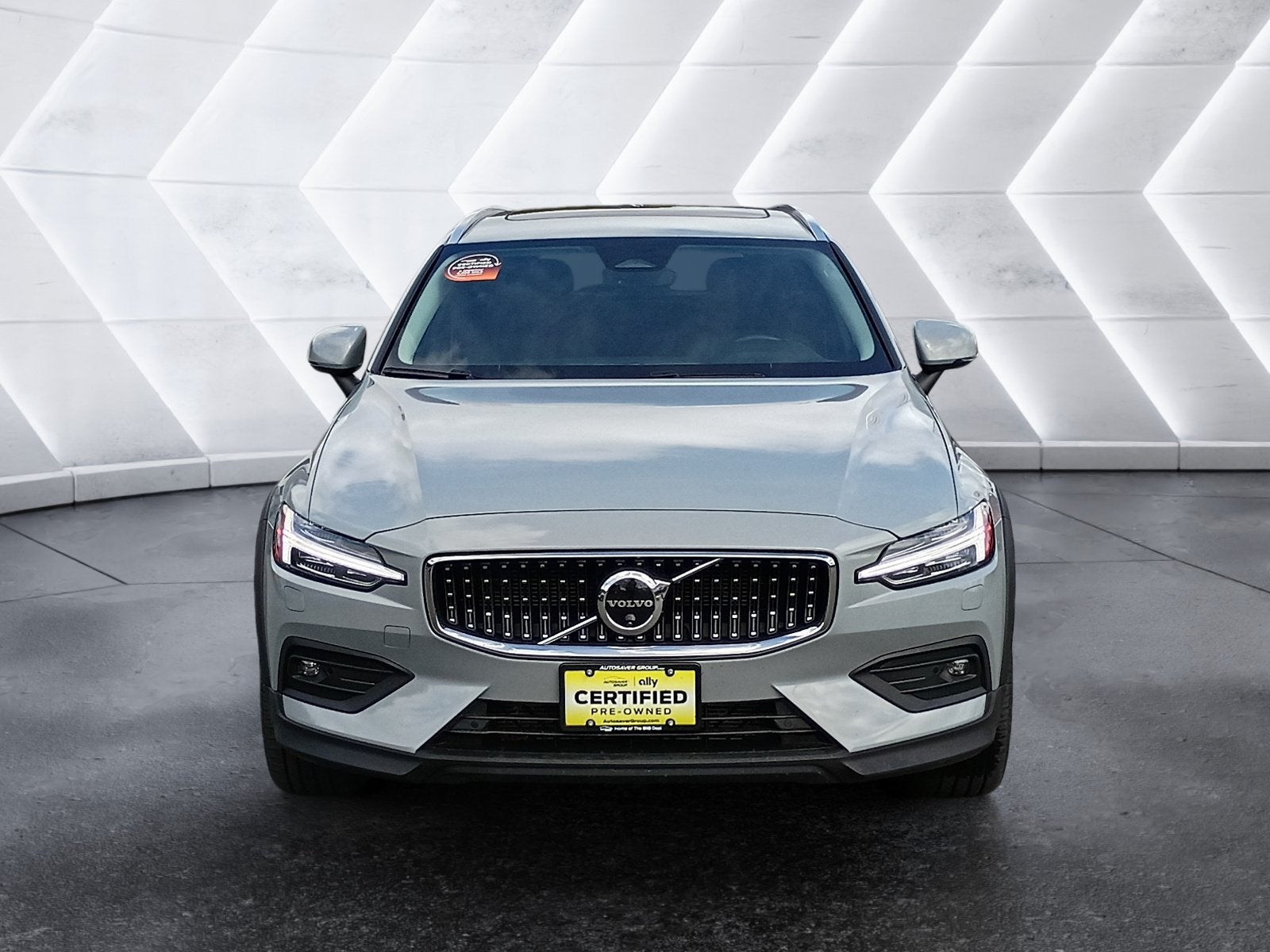 2025 Volvo V60 Cross Country B5 Plus